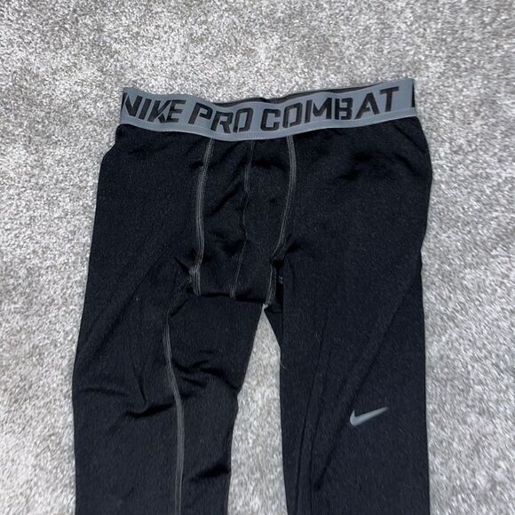 Black Nike women’s Compression tapered stretch Tights Pants L pro combat model - Picture 2 of 5